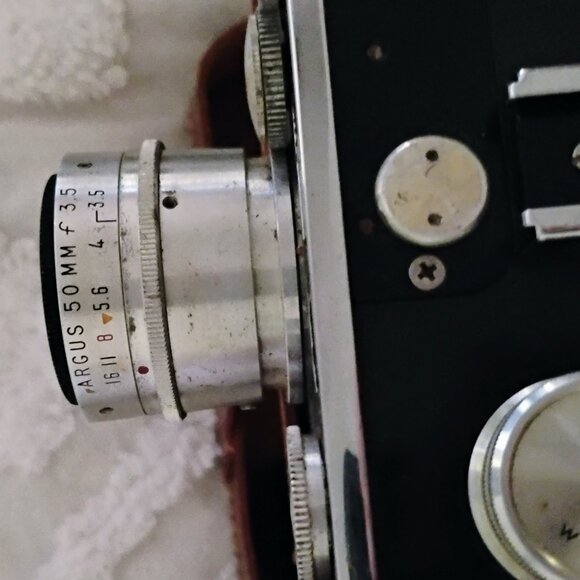 Vintage Argus Range Finder35 mm Camera - Picture 7 of 9
